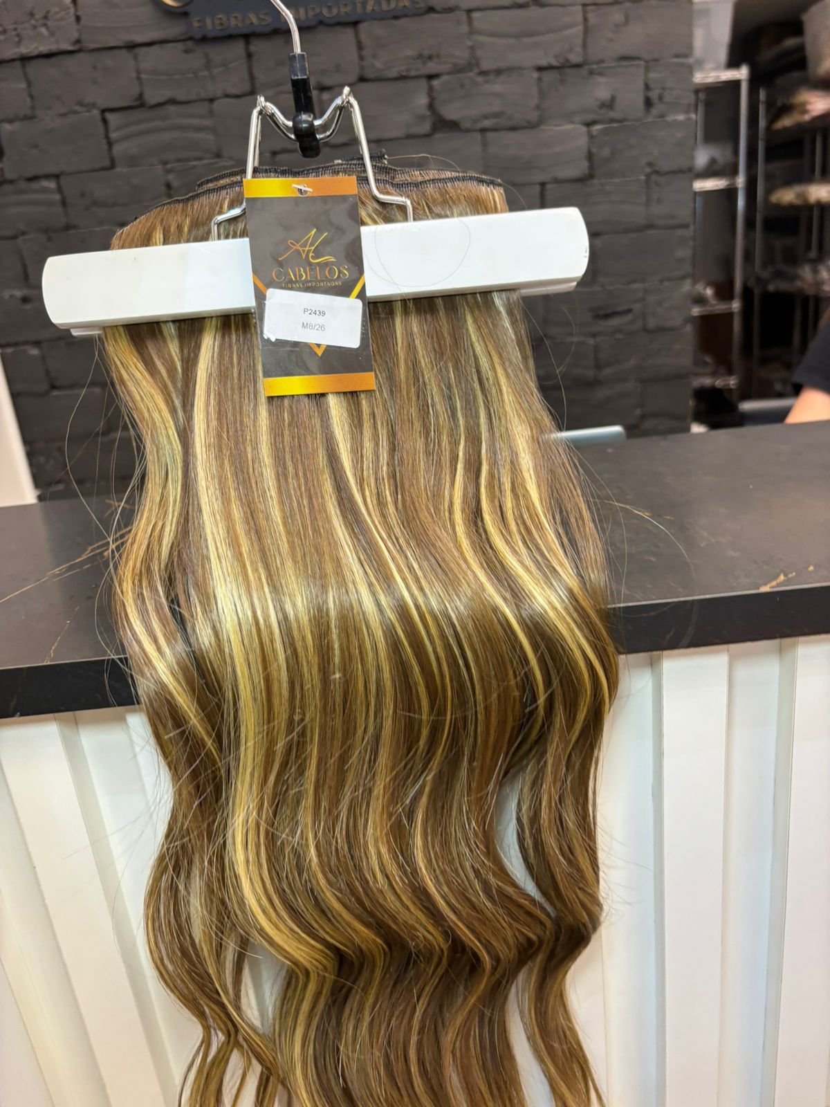 15400305469-whatsapp-image-2025-12-15-at-20-45-49-3.jpeg Kit Mega Hair 4 Pçs TIC-TAC Mesclado M8/26. Peças Unicas. - Imagem 1